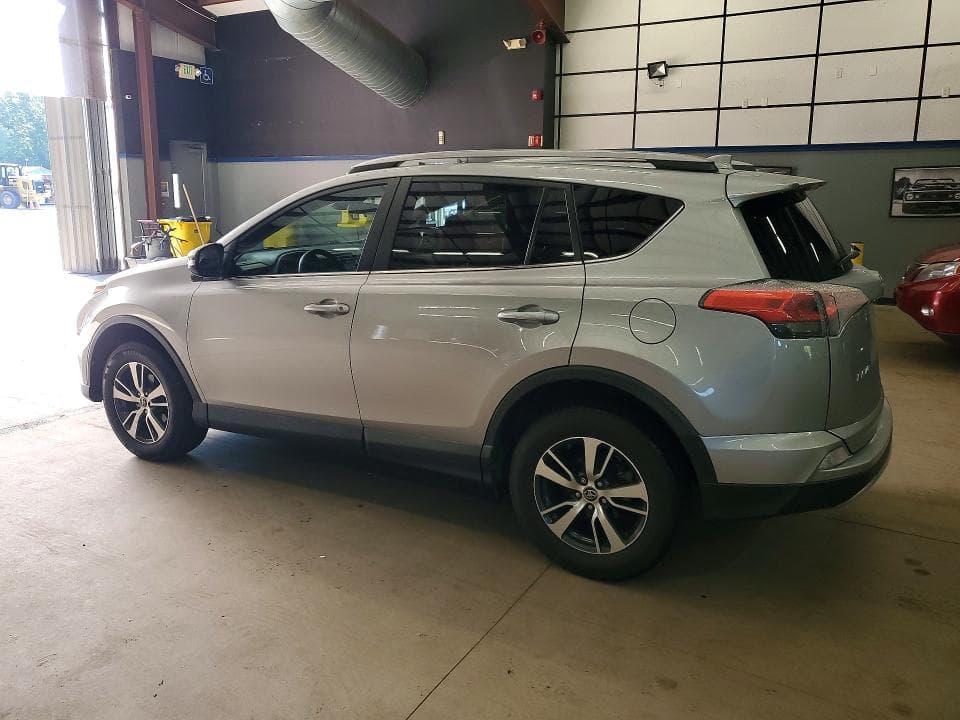 2018 TOYOTA RAV4 XLE 2