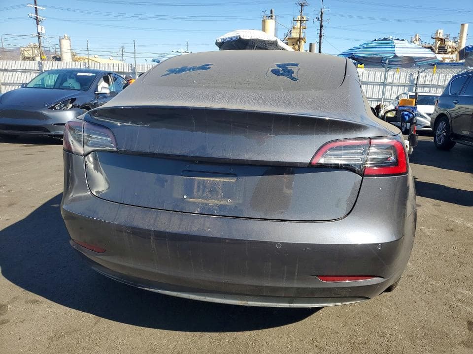 2018 TESLA MODEL 3 6