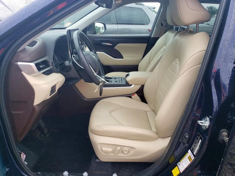 2022 TOYOTA HIGHLANDER XLE 7
