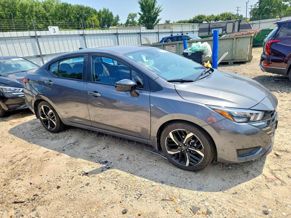 2025 NISSAN VERSA SR 4
