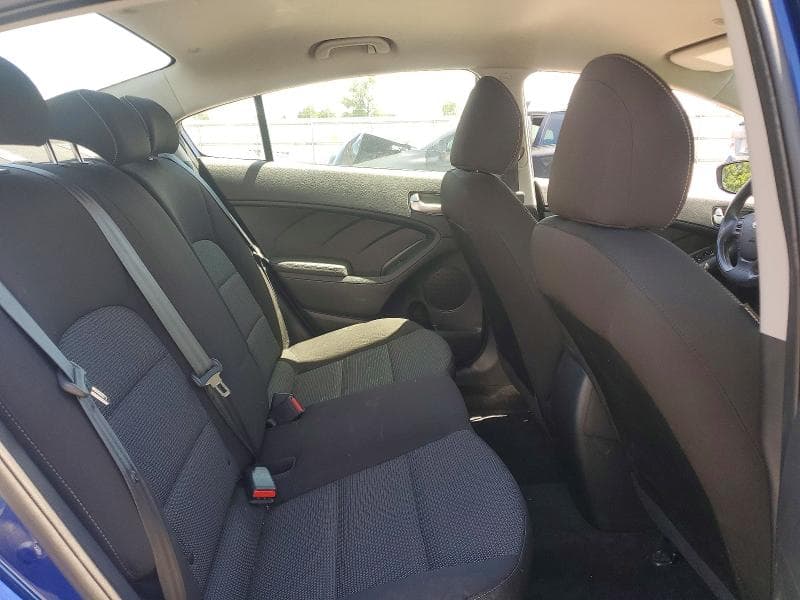 2017 KIA FORTE LX 10