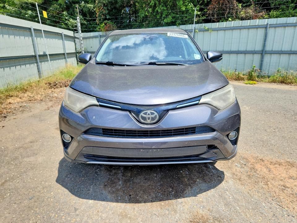 2018 TOYOTA RAV4 XLE 5