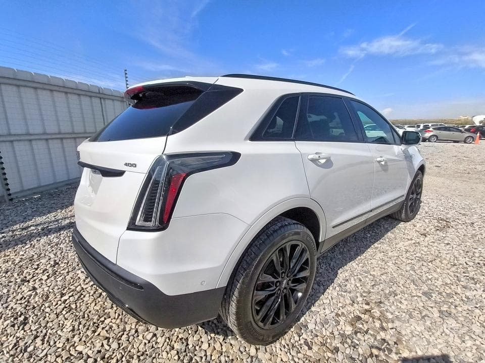2022 CADILLAC XT5 SPORT 3