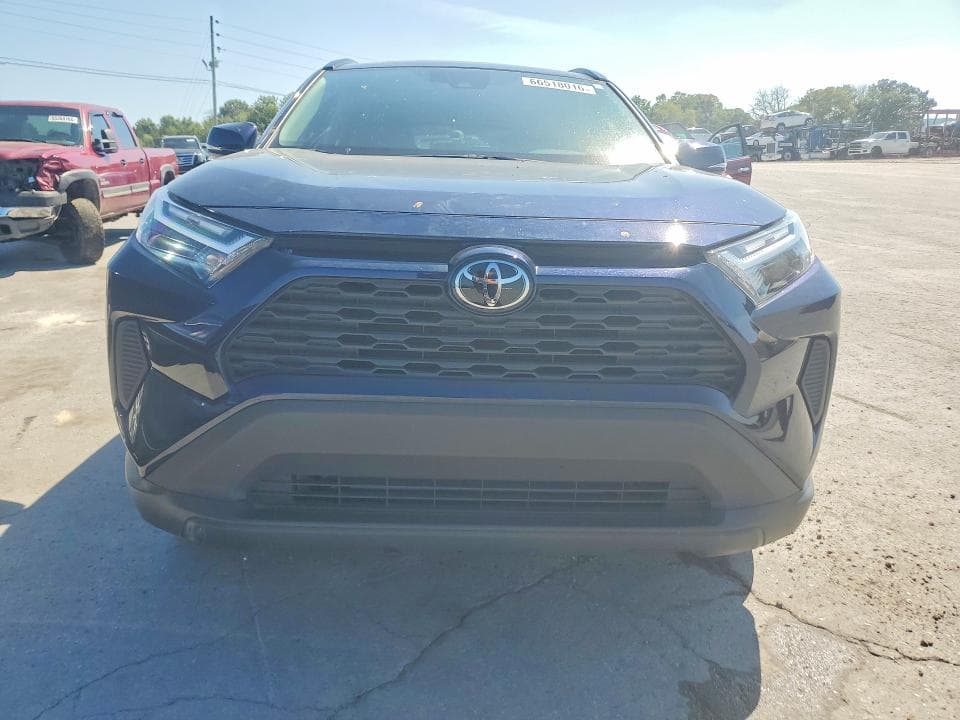 2025 TOYOTA RAV4 XLE 5