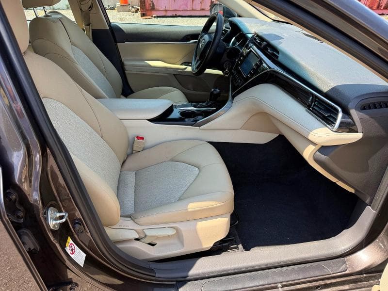 2018 TOYOTA CAMRY LE 5