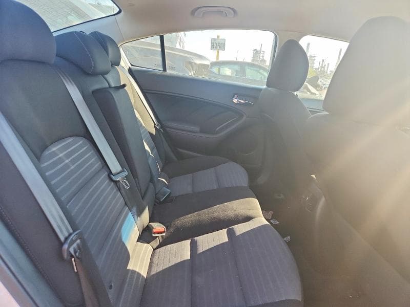 2018 KIA FORTE EX 10