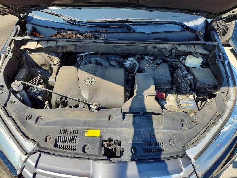 2018 TOYOTA HIGHLANDER XLE 12