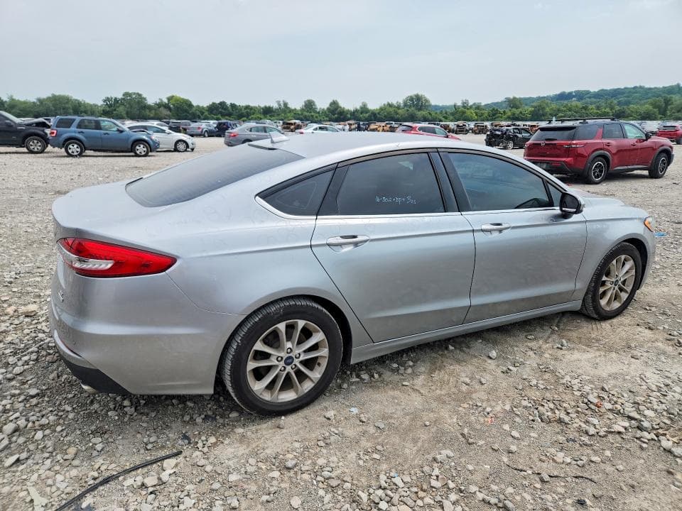 2020 FORD FUSION SE 3