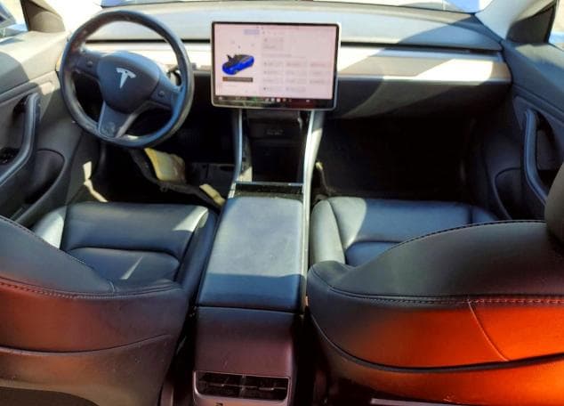 2018 TESLA MODEL 3 8