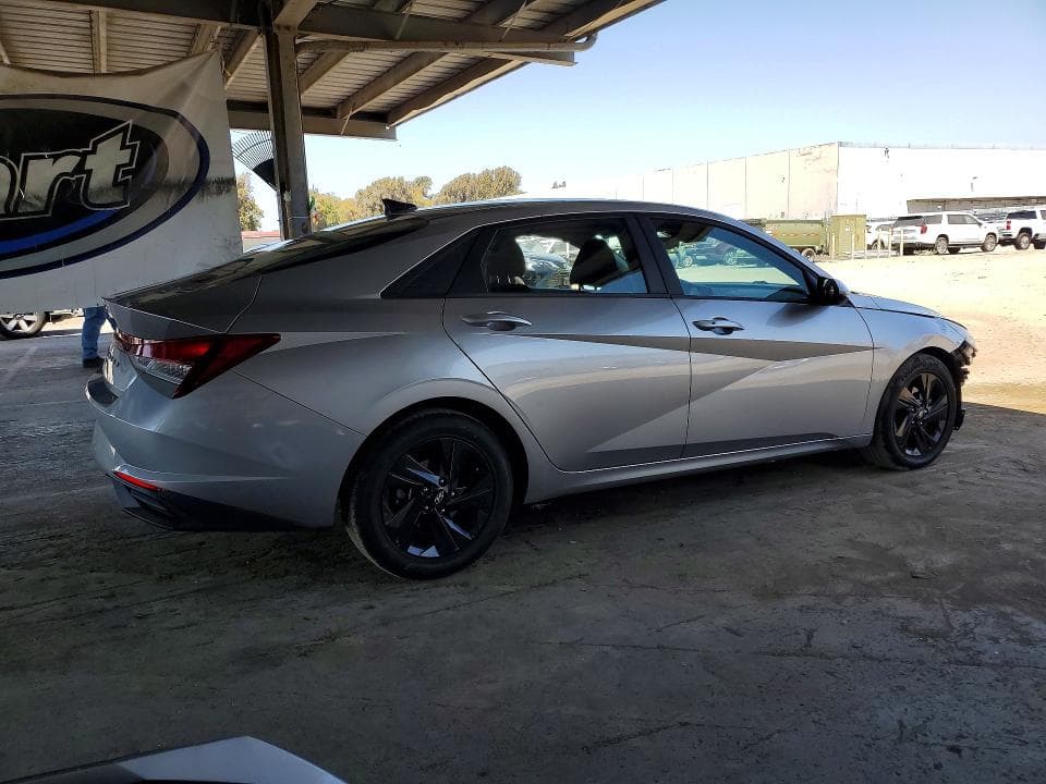 2021 HYUNDAI ELANTRA SEL 3