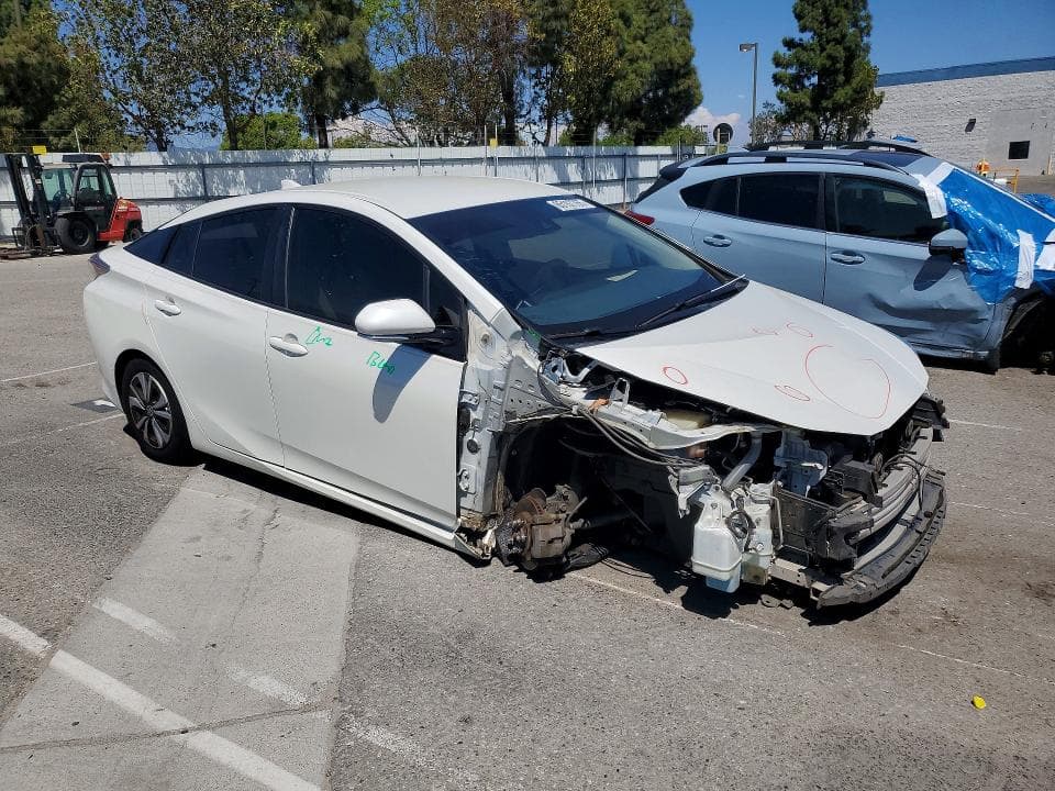 2018 TOYOTA PRIUS TWO 4