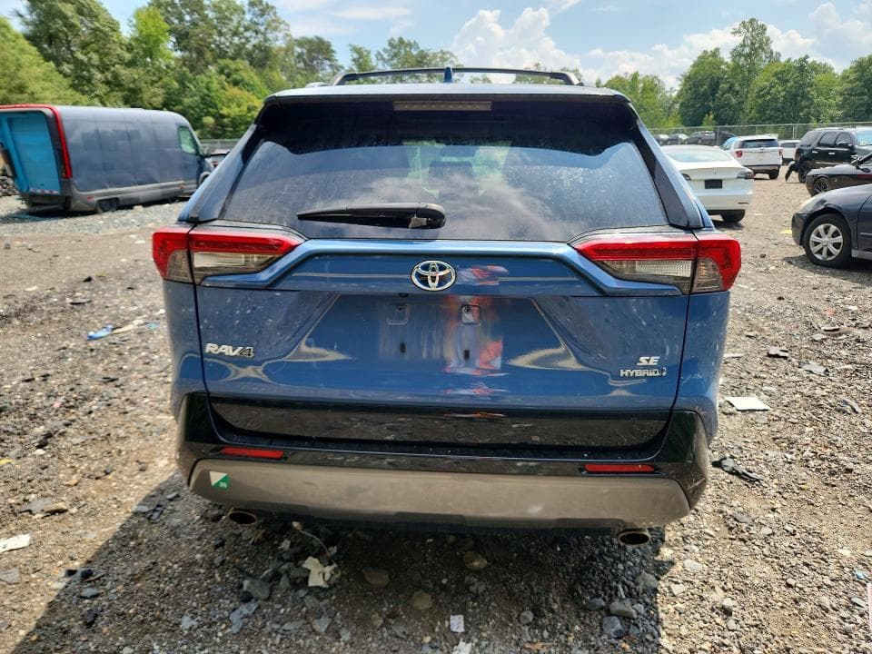 2022 TOYOTA RAV4 SE 6