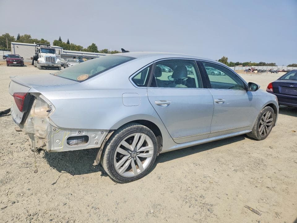 2017 VOLKSWAGEN PASSAT SEL PREMIUM 3