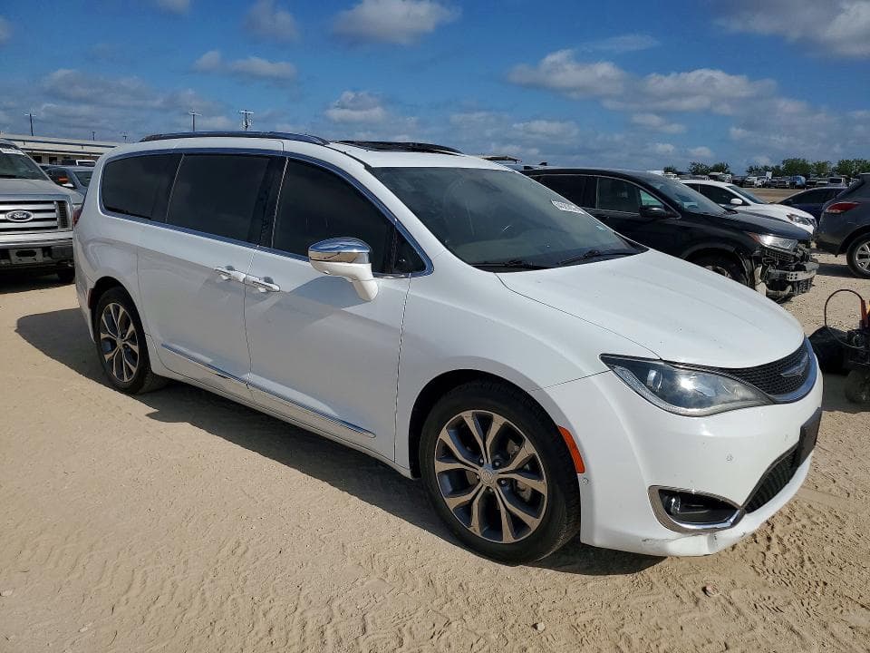 2017 CHRYSLER PACIFICA LIMITED 4