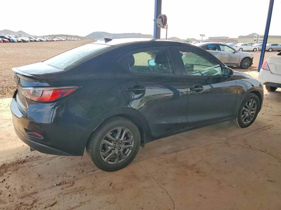 2019 TOYOTA YARIS LE 3