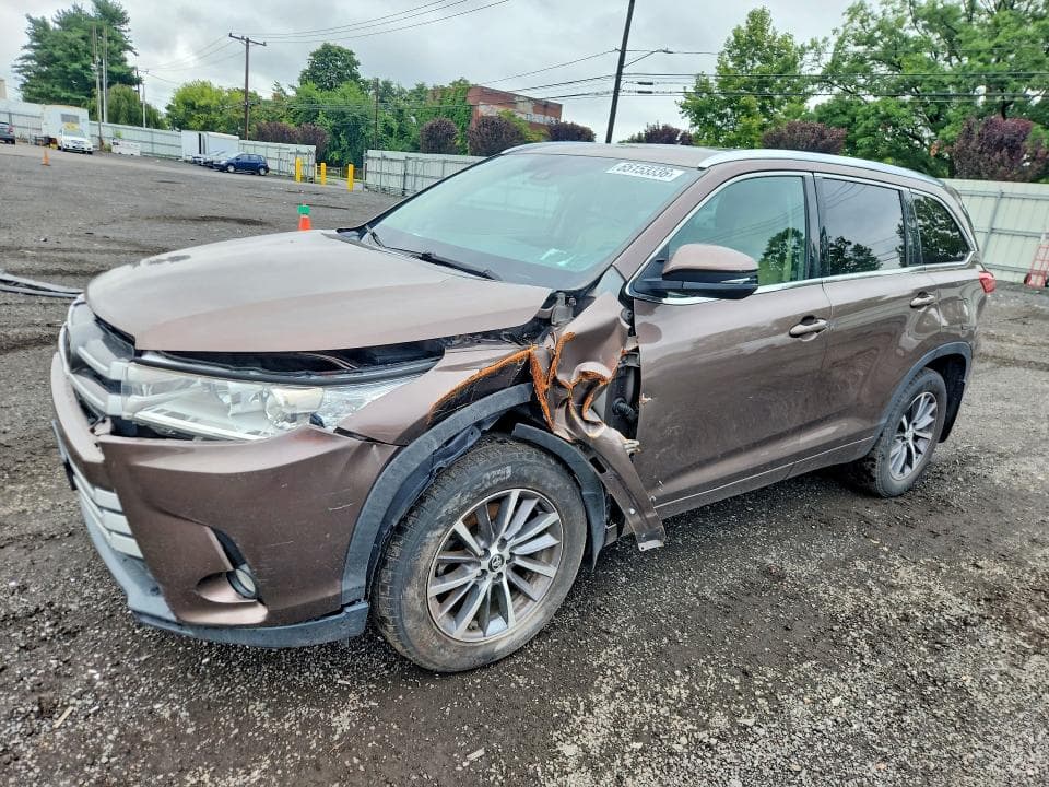 2018 TOYOTA HIGHLANDER XLE - 1