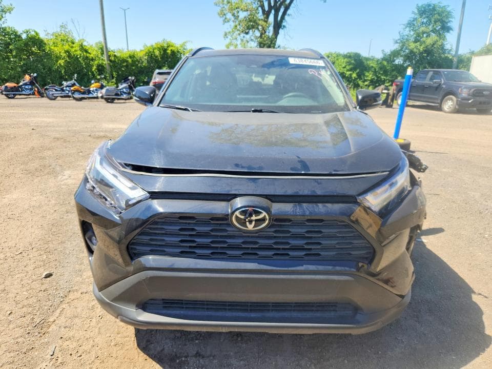2025 TOYOTA RAV4 XLE 5