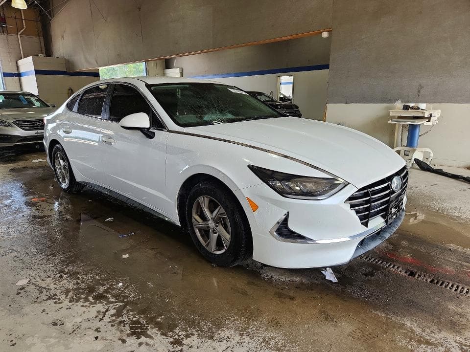 2021 HYUNDAI SONATA SE 4