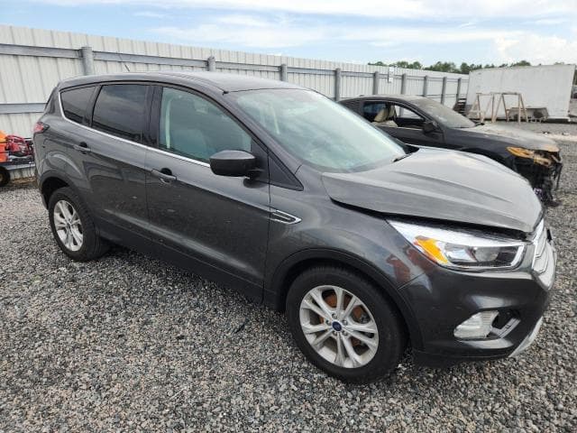 2017 FORD ESCAPE SE 4