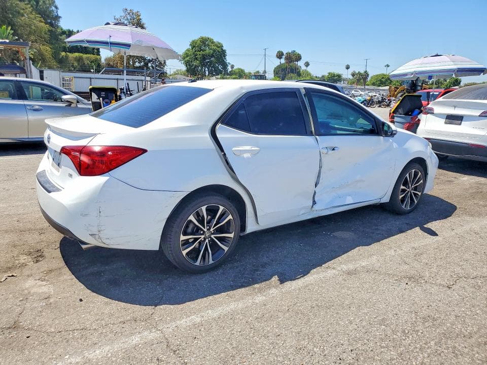2017 TOYOTA COROLLA SE 3