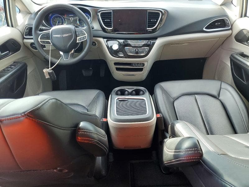 2024 CHRYSLER PACIFICA TOURING L 8