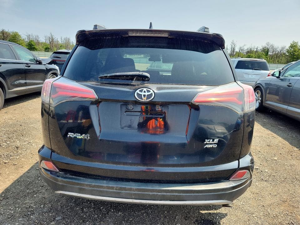 2017 TOYOTA RAV4 XLE 6