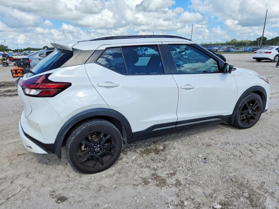 2022 NISSAN KICKS SR 3