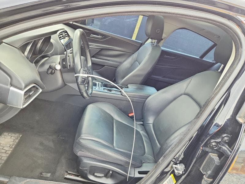 2017 JAGUAR XE PREMIUM 7