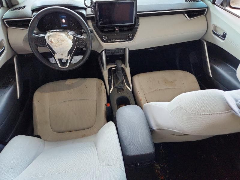 2024 TOYOTA COROLLA CROSS LE 8