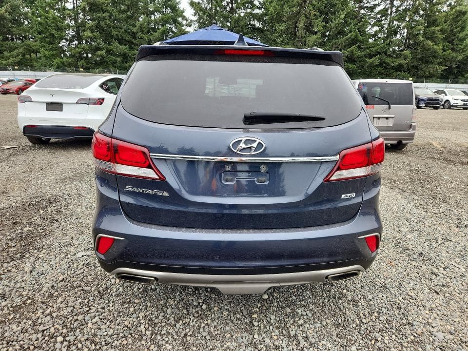 2017 HYUNDAI SANTA FE SE 6