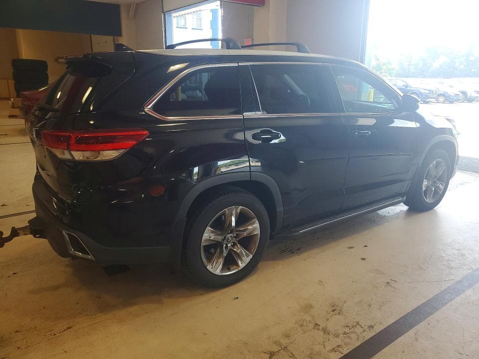 2017 TOYOTA HIGHLANDER LIMITED PLATINUM 3