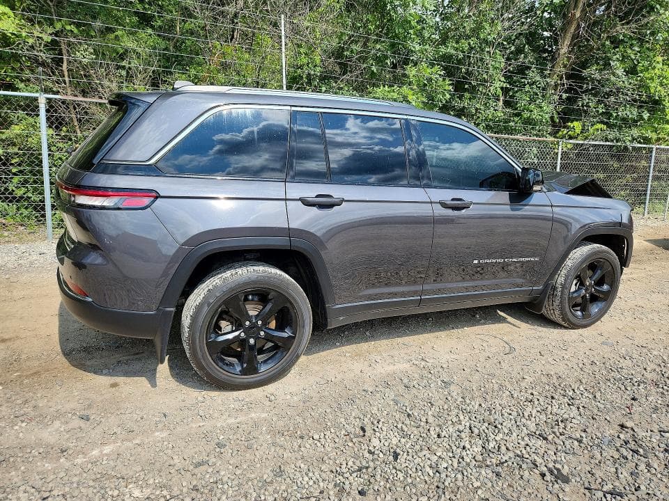 2023 JEEP GRAND CHEROKEE LIMITED 3