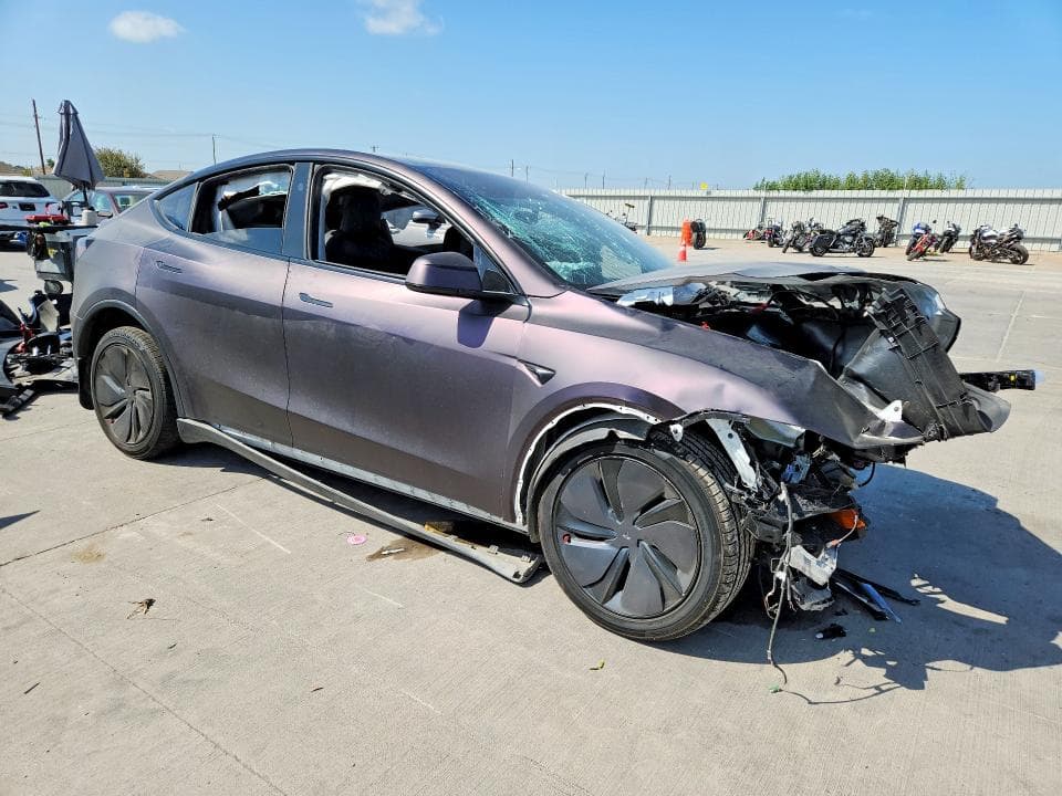 2026 TESLA MODEL Y 4