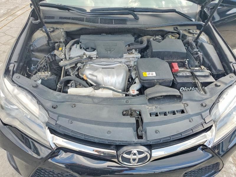 2017 TOYOTA CAMRY SE 11