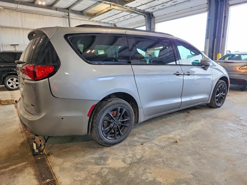 2020 CHRYSLER PACIFICA TOURING L 3