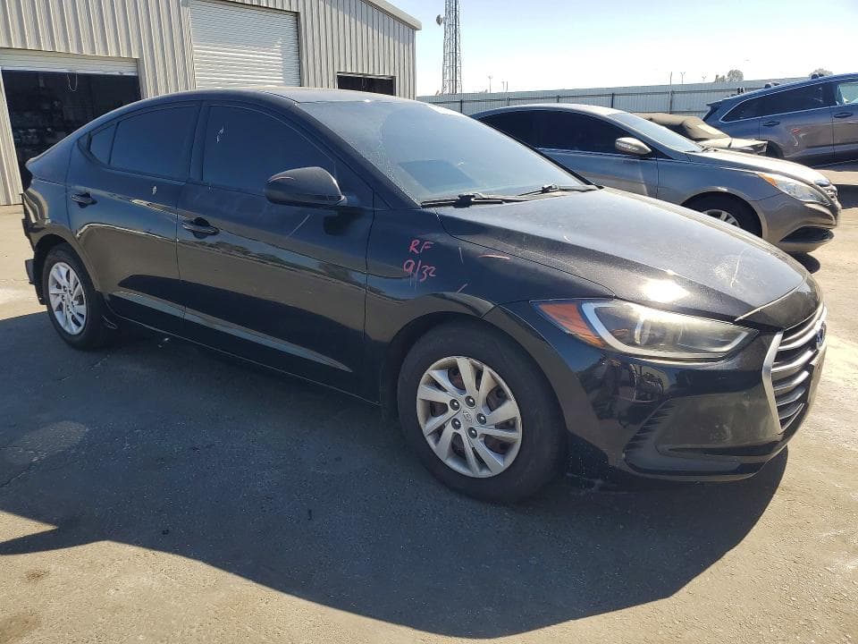 2017 HYUNDAI ELANTRA SE 4
