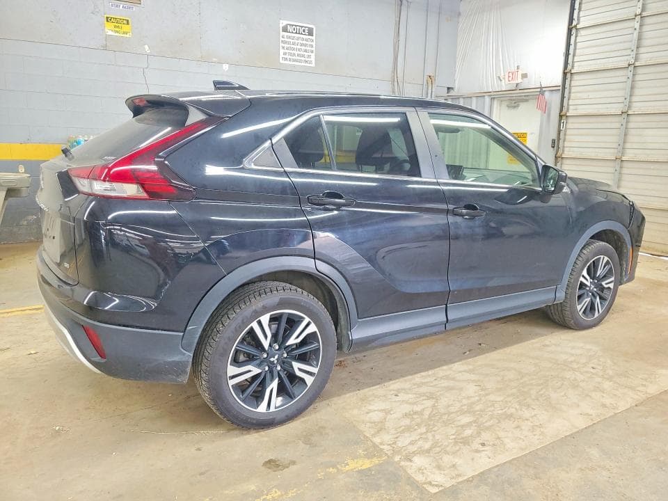 2023 MITSUBISHI ECLIPSE CROSS SE 3