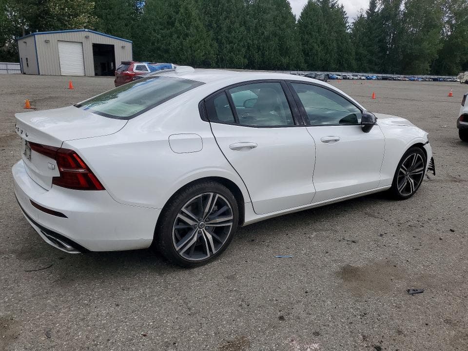 2022 VOLVO S60 T8 RECHARGE R-DESIGN EXPRESSION 3
