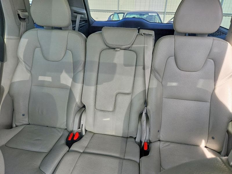 2020 VOLVO XC90 T6 MOMENTUM 10