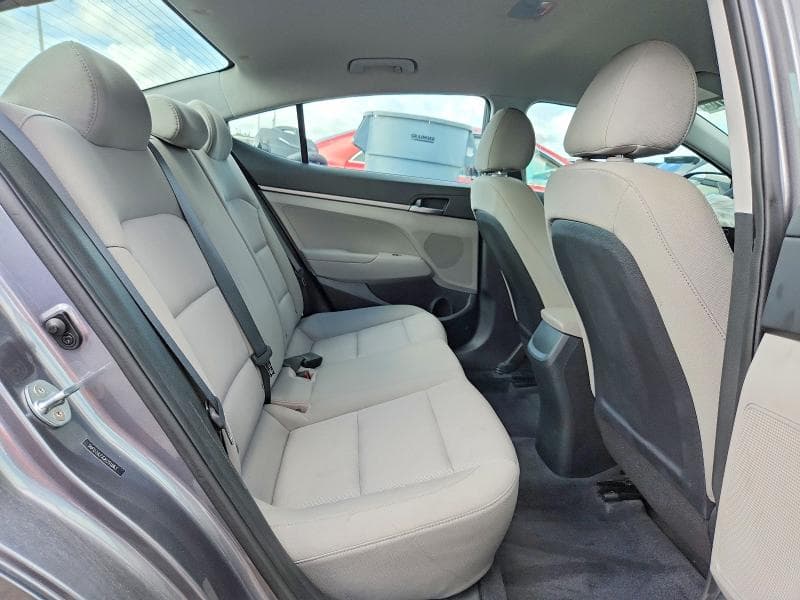 2018 HYUNDAI ELANTRA SE 10