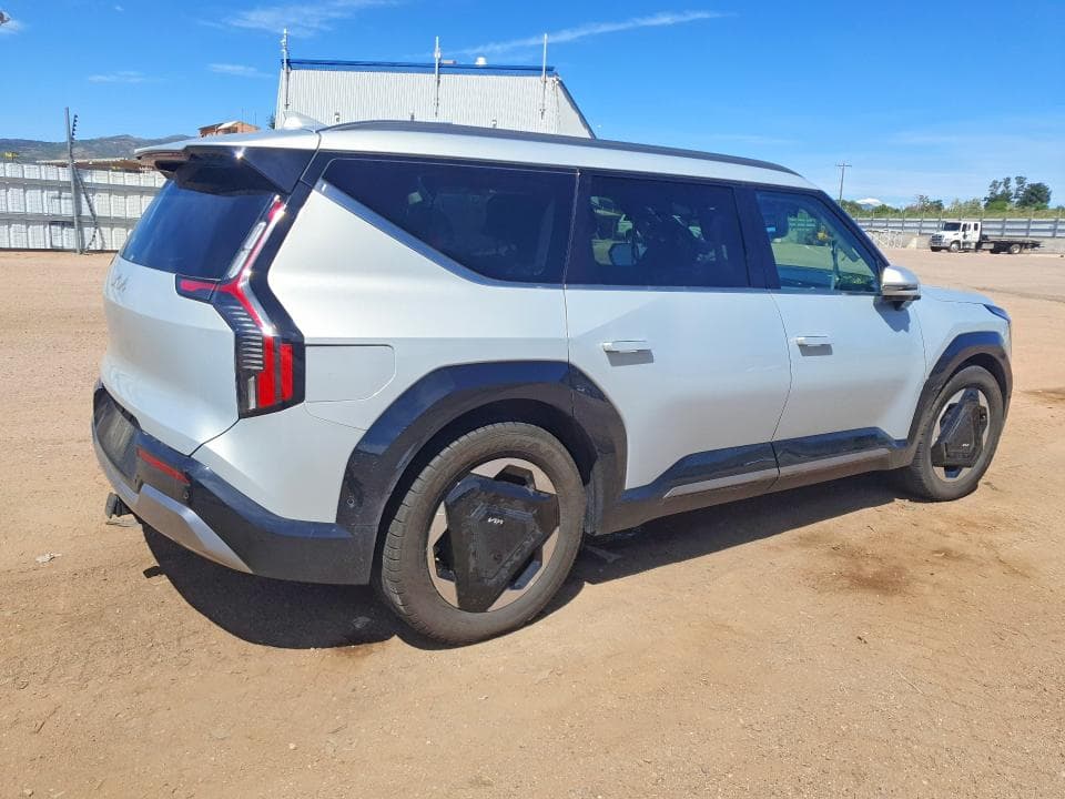 2024 KIA EV9 LAND 3