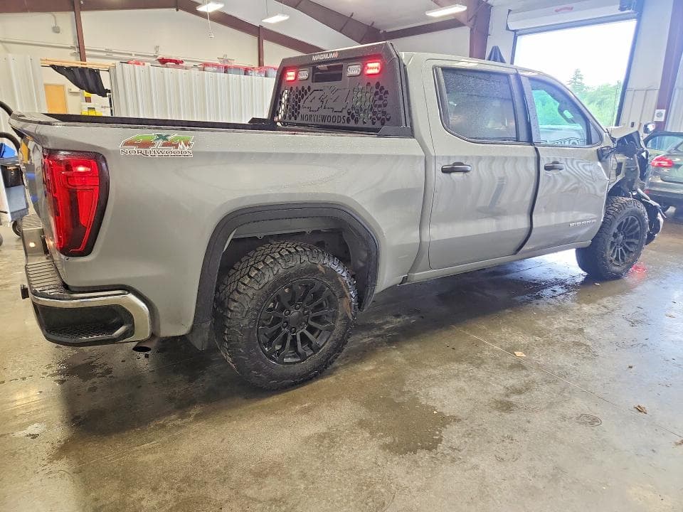 2025 GMC SIERRA K1500 3