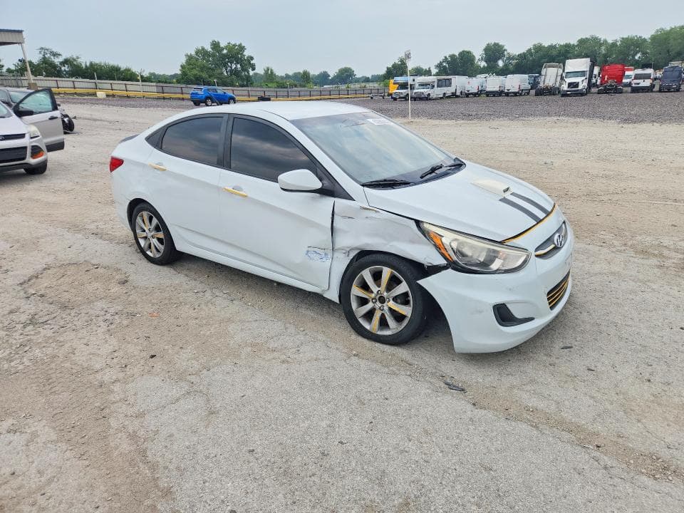 2017 HYUNDAI ACCENT SE 4