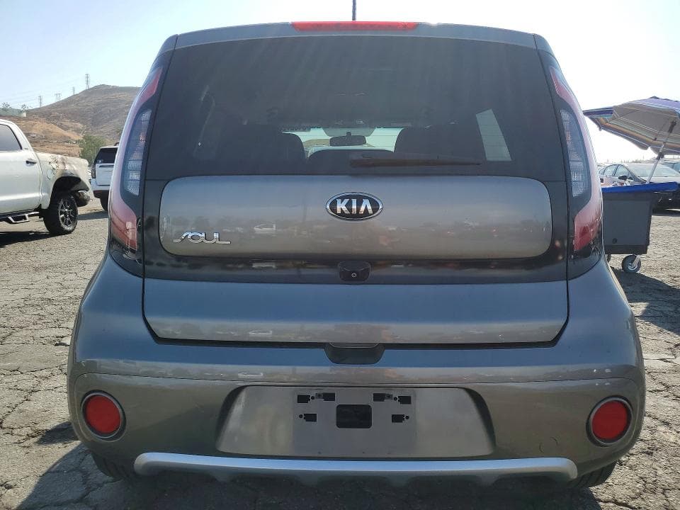 2018 KIA SOUL + 6