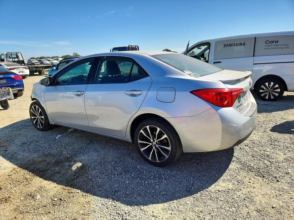 2017 TOYOTA COROLLA SE 2
