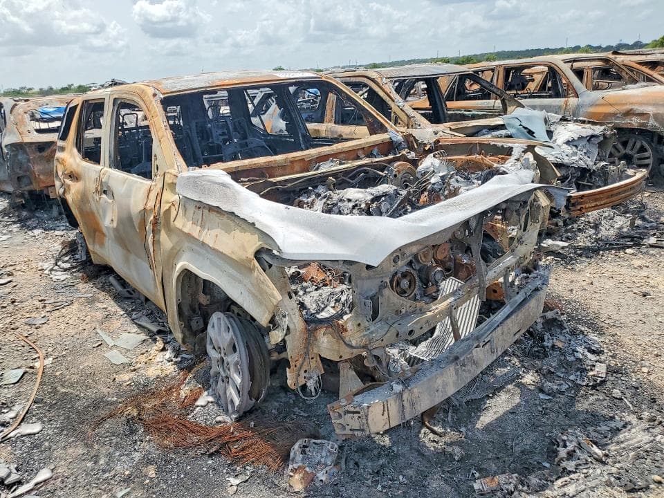 2025 TOYOTA 4RUNNER SR5 4