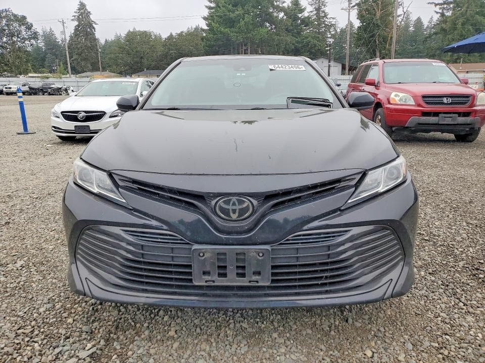 2018 TOYOTA CAMRY LE 5