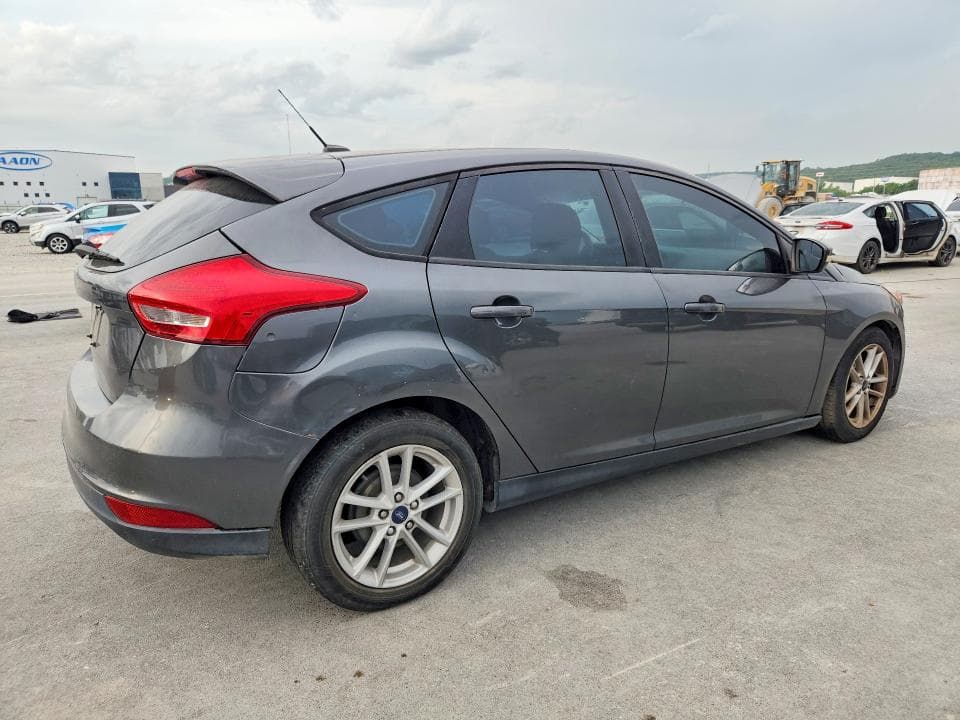 2017 FORD FOCUS SE 3