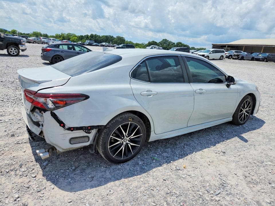 2022 TOYOTA CAMRY SE 3