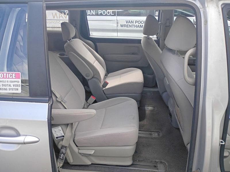 2017 KIA SEDONA L 6
